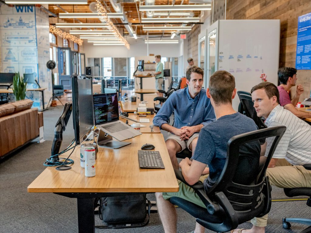 Collaborateurs dans un espace de travail